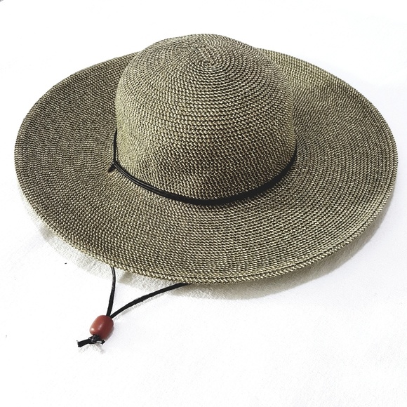 floppy hat with strap